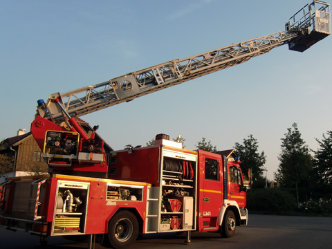 DLK 12-9 LF teilweise ausgefahren