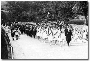 Festumzug anlässlich des Jubiläums der Freiwilligen Feuerwehr Pillnitz