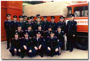 Gruppenbild zur 50-Jahr-Feier, noch mit dem LF 8