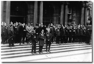 Branddirektor der Berufsfeuerwehr Dresden August Ortloph (mitte), 1935